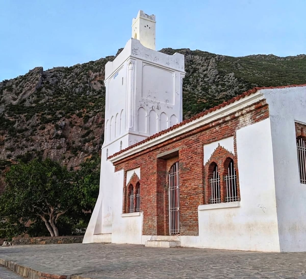 Mezquita española cerca de Chefchaouen